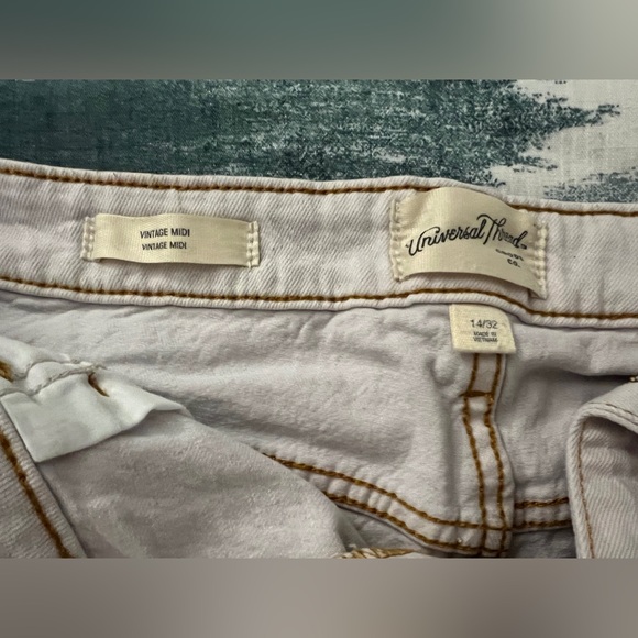 Universal Thread Shorts - Picture 3 of 3